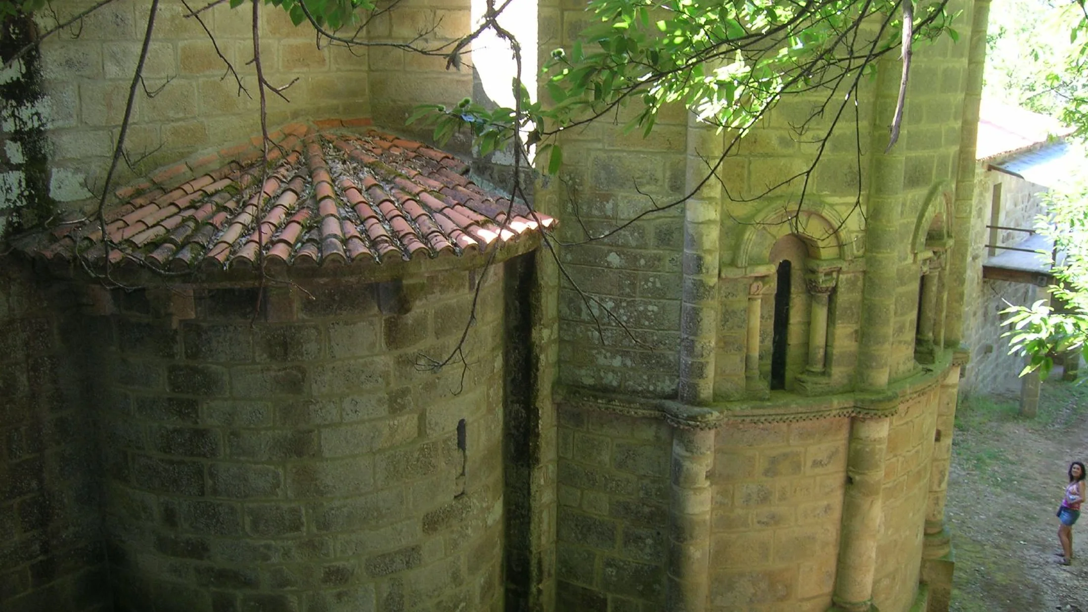 File:Monasterio de Santa Cristina de Ribas do Sil.jpg