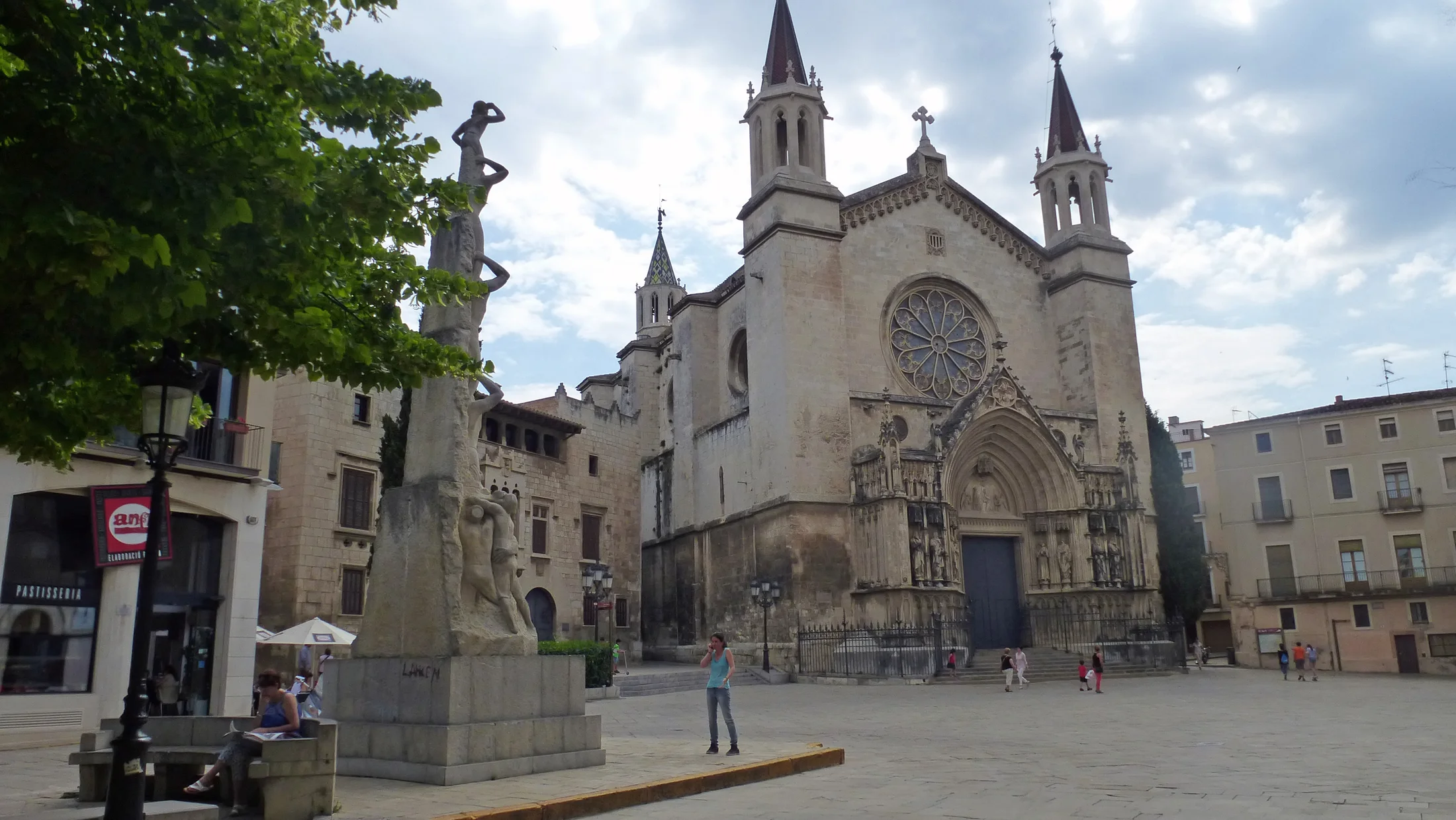 File:P1000638 Vilafranca del Penedès Basilique Sainte Marie.JPG