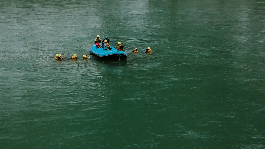 Imagen de Artículo de Blog: Despedidas con rafting: 7 ríos donde vivirla en grupo