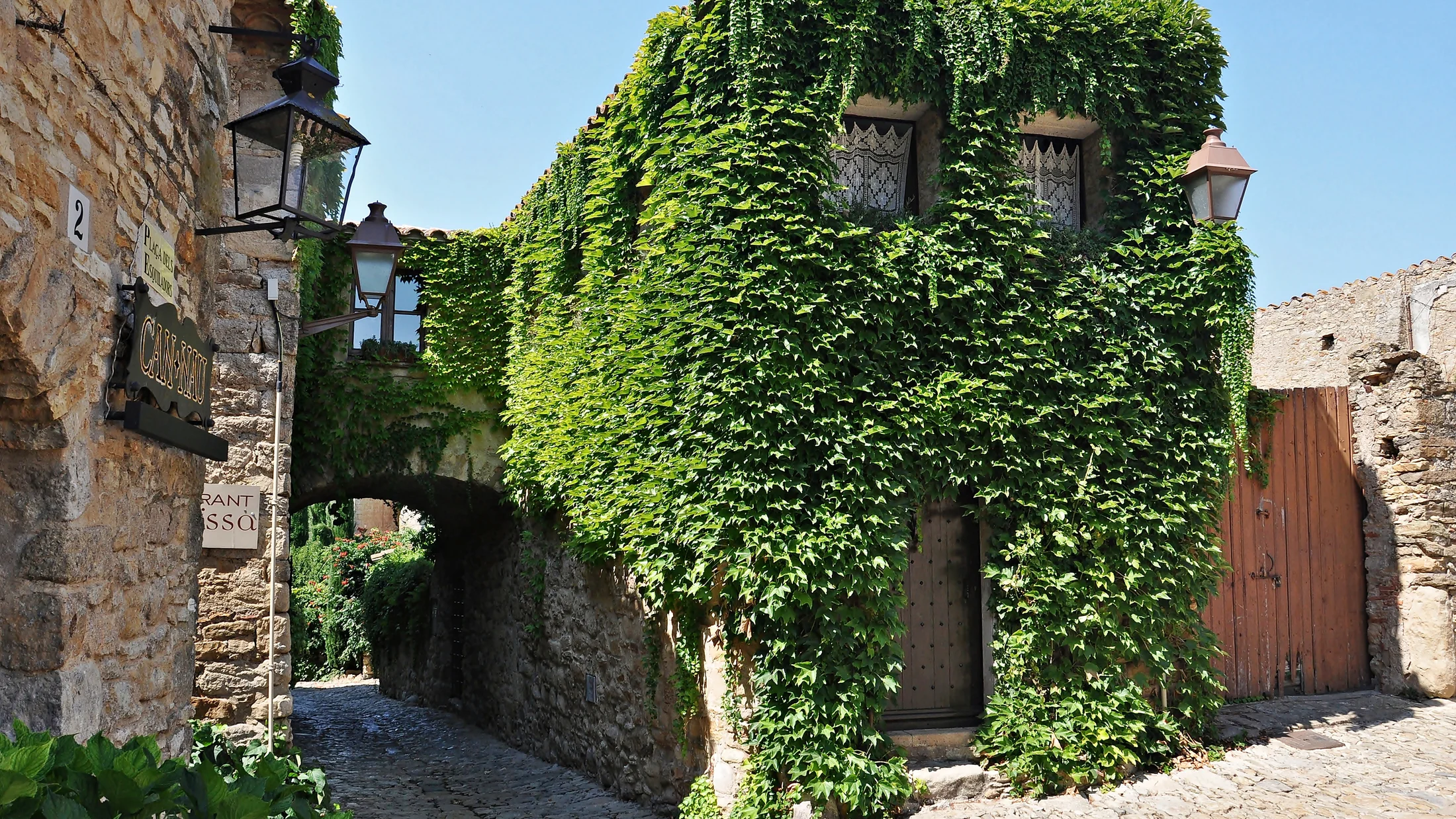 Peratallada, joya medieval del Baix Empordà