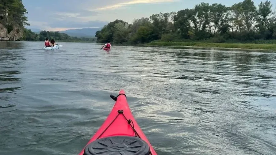 Ruta guiada en kayak por el río Ebro entre Garcia y Benissanet
