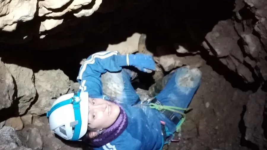 Travesía de espeleología Vallina–Nospotentra (Cantabria)