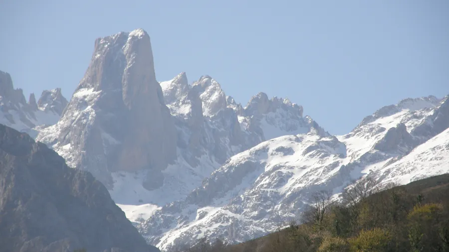 Naranjo de Bulnes Viewpoint