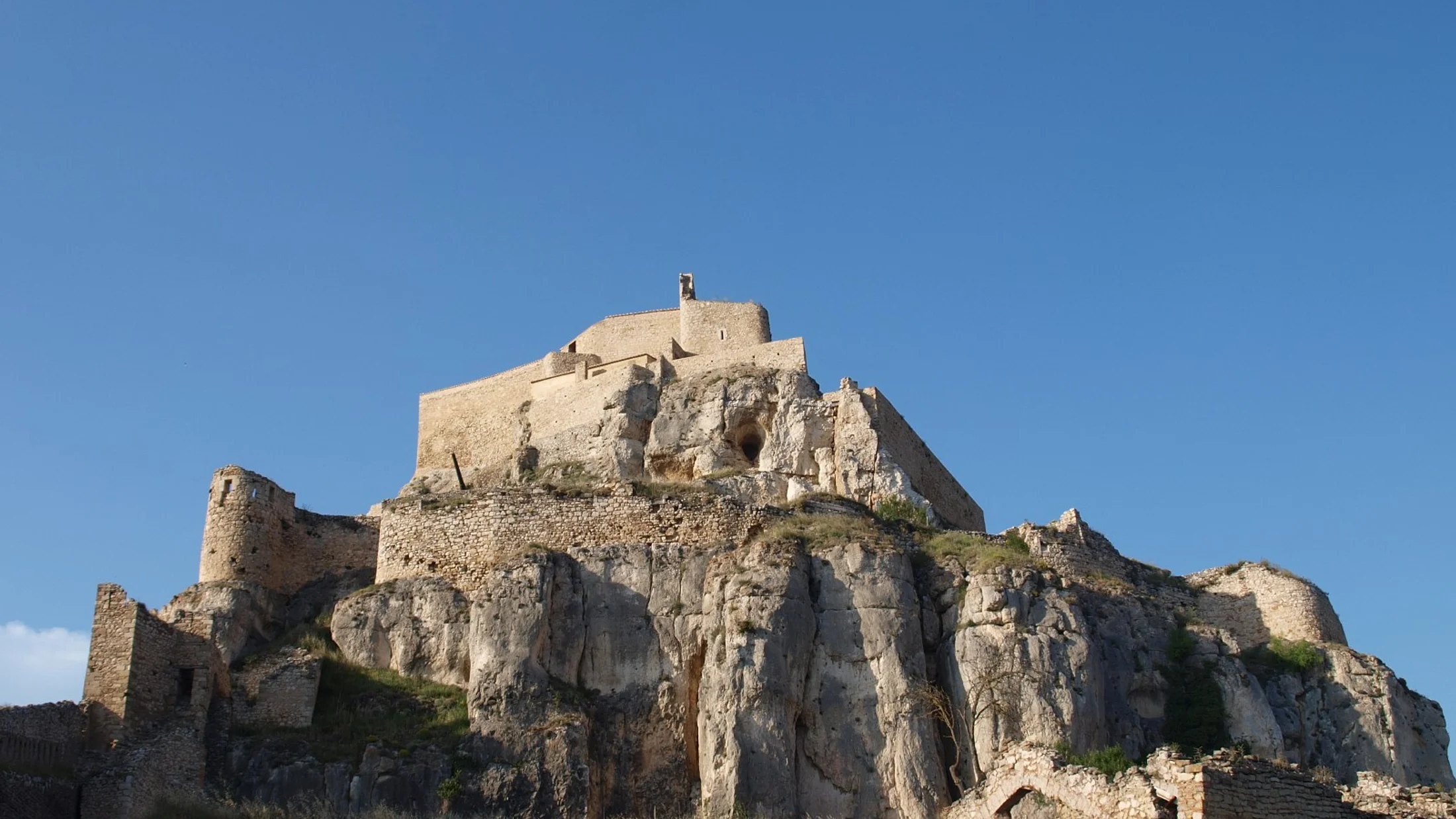 File:Morella castle.JPG