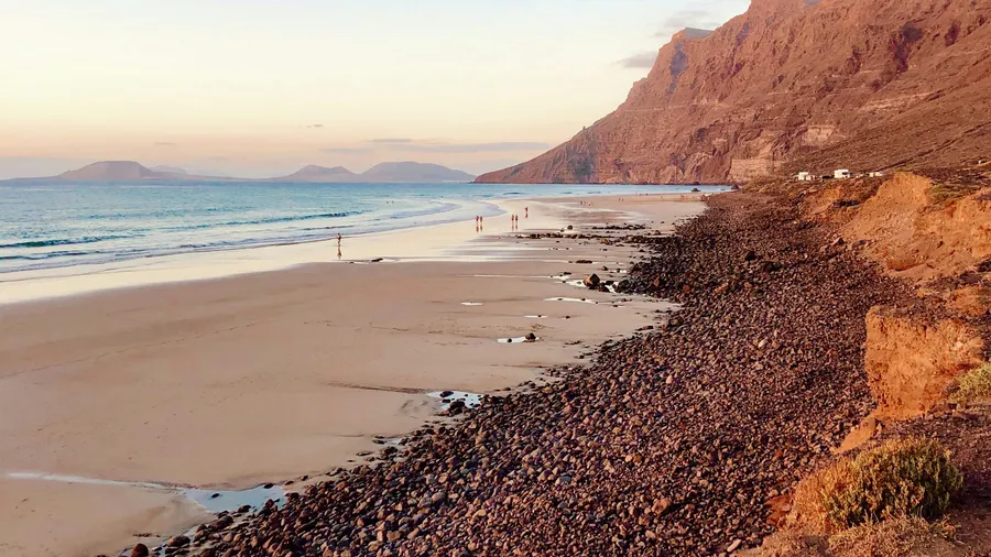 Playa hero background