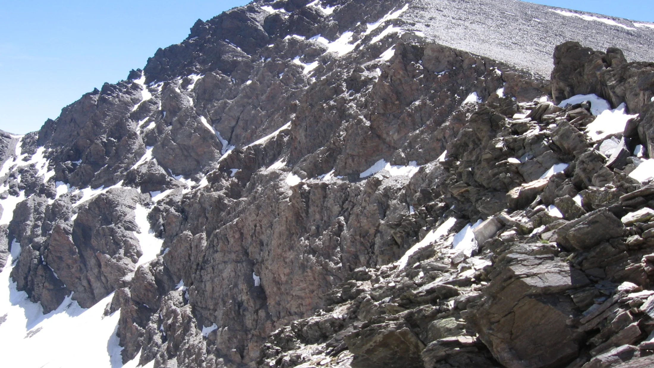 Cara norte del Mulhacén, frente vista desde la travesía