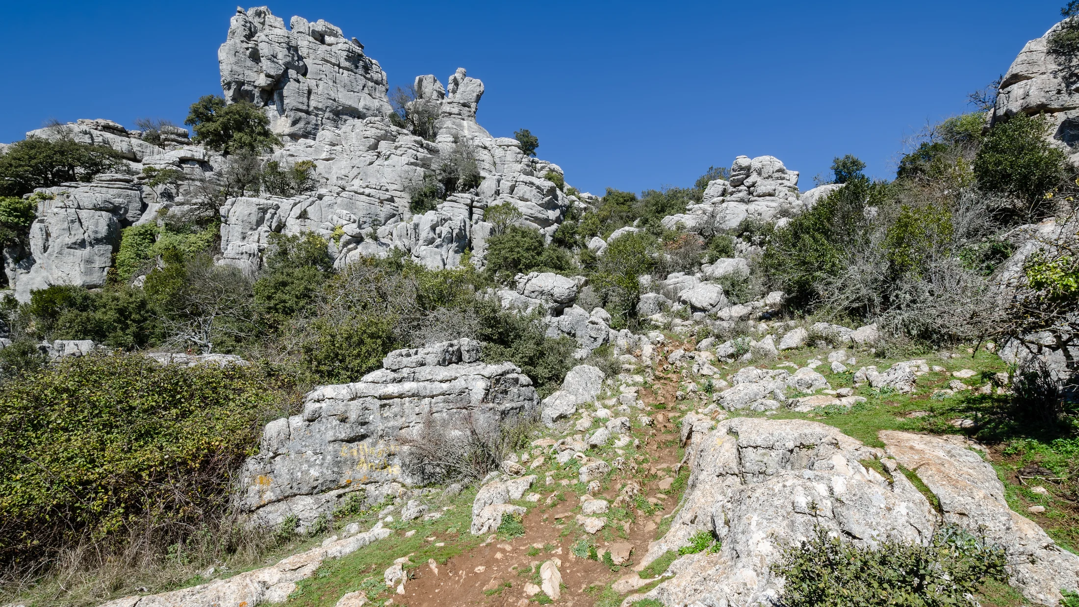 File:El Torcal Felsformation 03 2014.jpg
