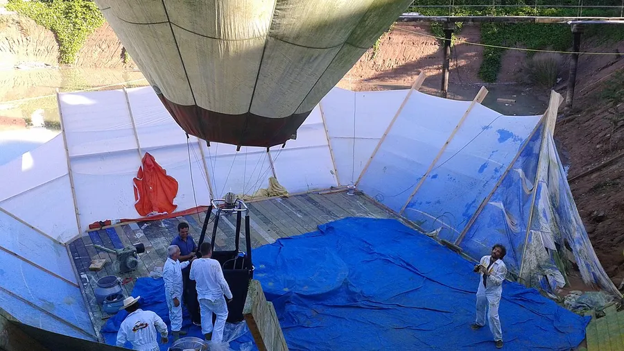 Vuelo en globo y paseo en velero en Barcelona