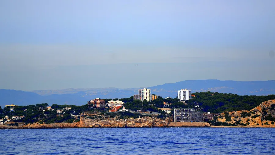 Costa Daurada · Senderismo entre litoral y montaña
