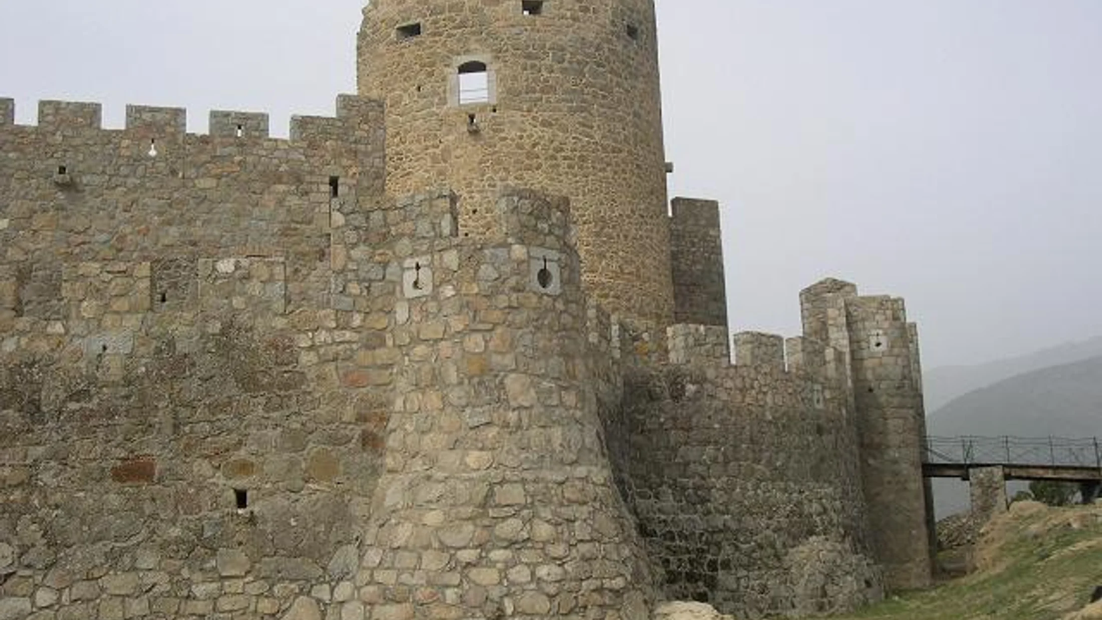 File:La Adrada   Avila 03.jpg