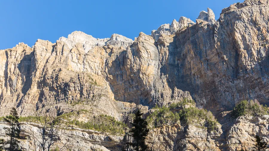 Imagen de Artículo de Blog: Ordesa y Monte Perdido: las rutas imprescindibles del valle más buscado del Pirineo