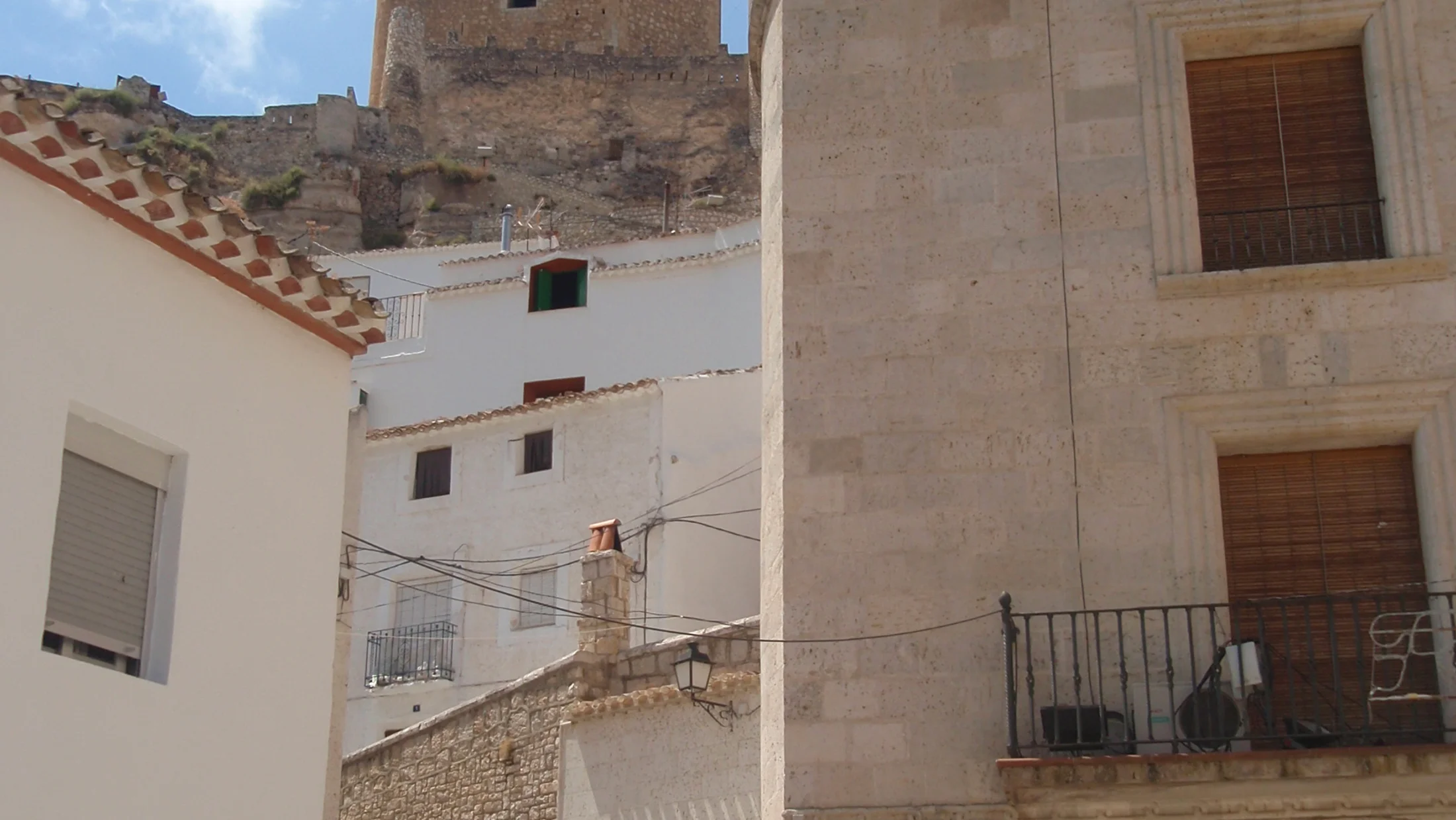 File:Castillo de Alcalá del Júcar.jpg