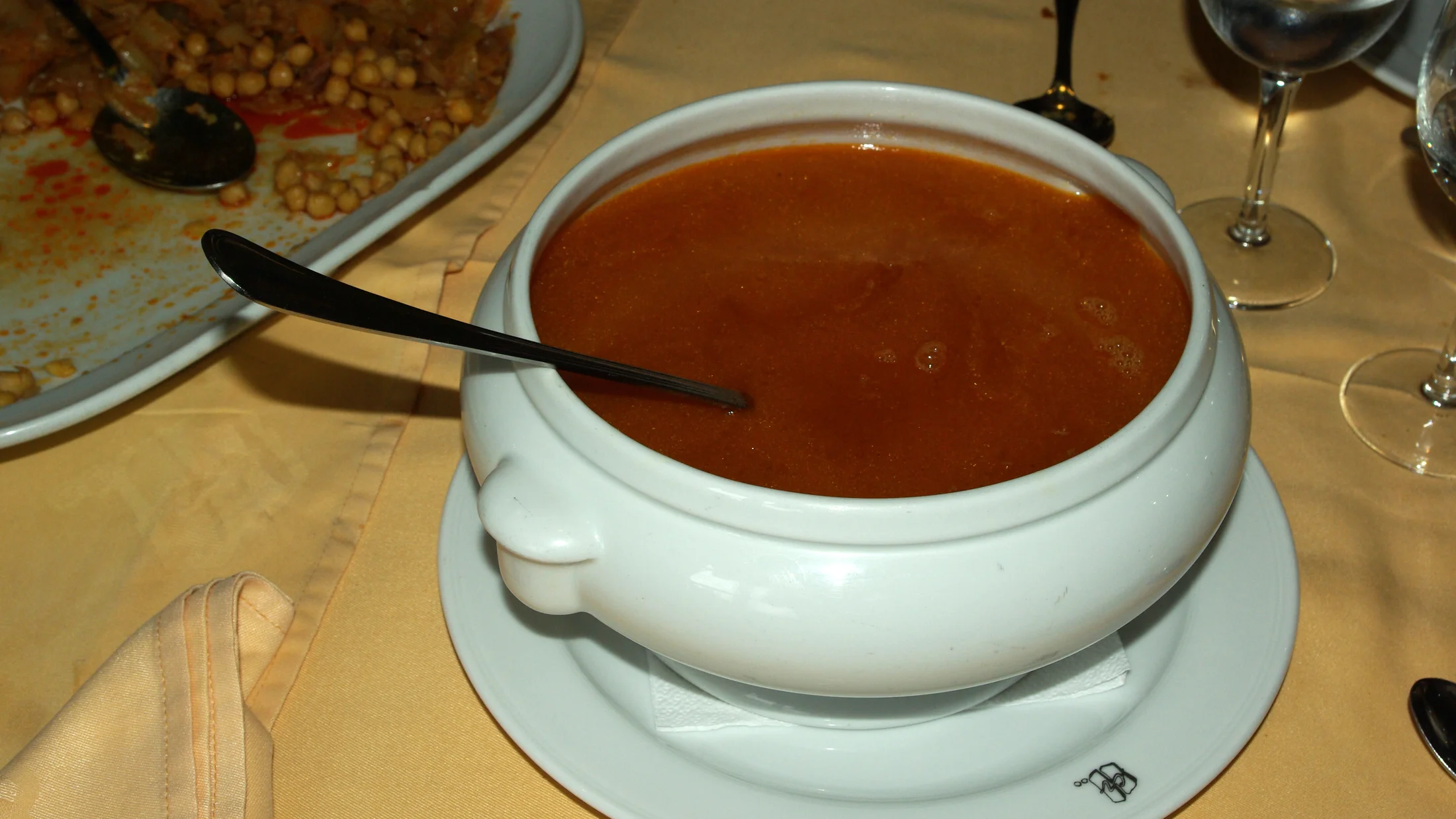 Cocido de cuchara · plato de mediodía