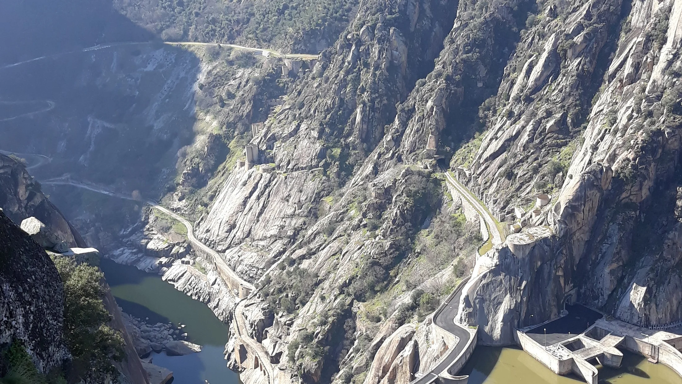 Barrage d'Aldeadávila, ouvrage hydroélectrique dans le canyon