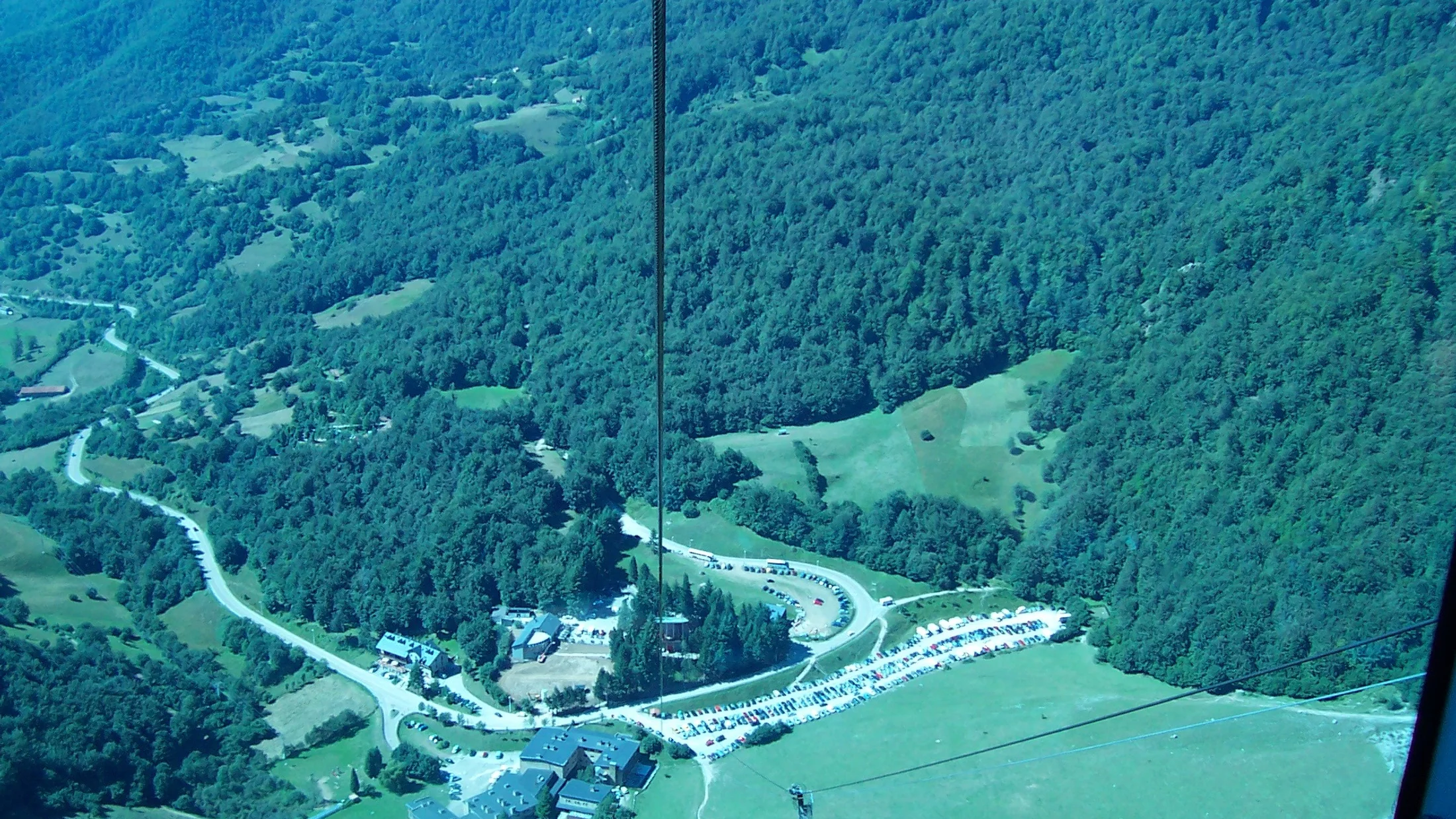 File:Vertigo.....Fuente Dé (Cantabria) (3285484752).jpg