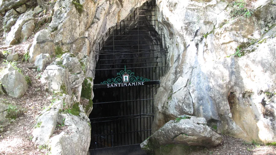 Santimamiñe Cave