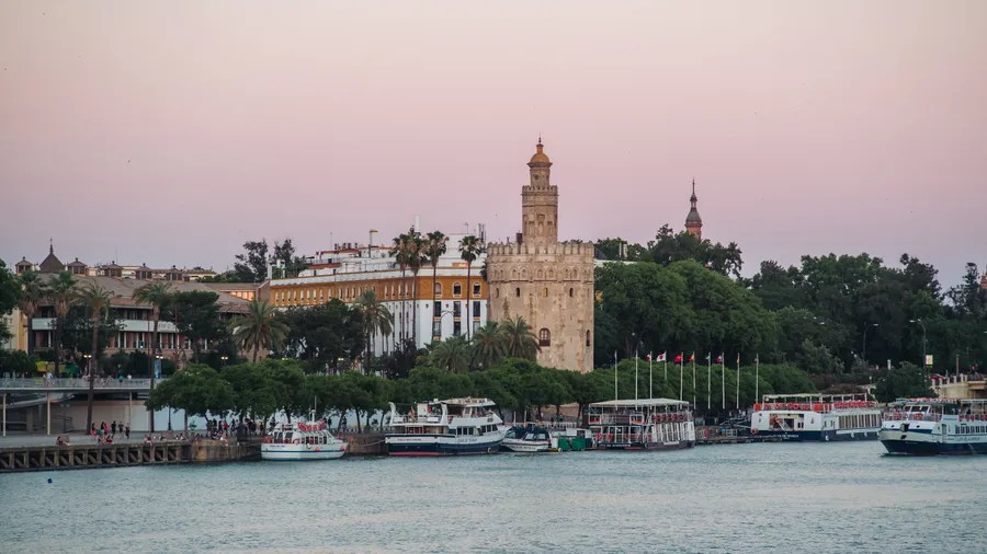 Imagen de Artículo de Blog: Cruceros fluviales España: descubre 7 rutas inolvidables con precios, épocas y consejos para